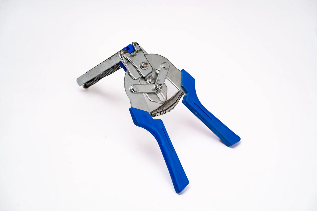 Heavy-Duty Cage Plier with M Clips